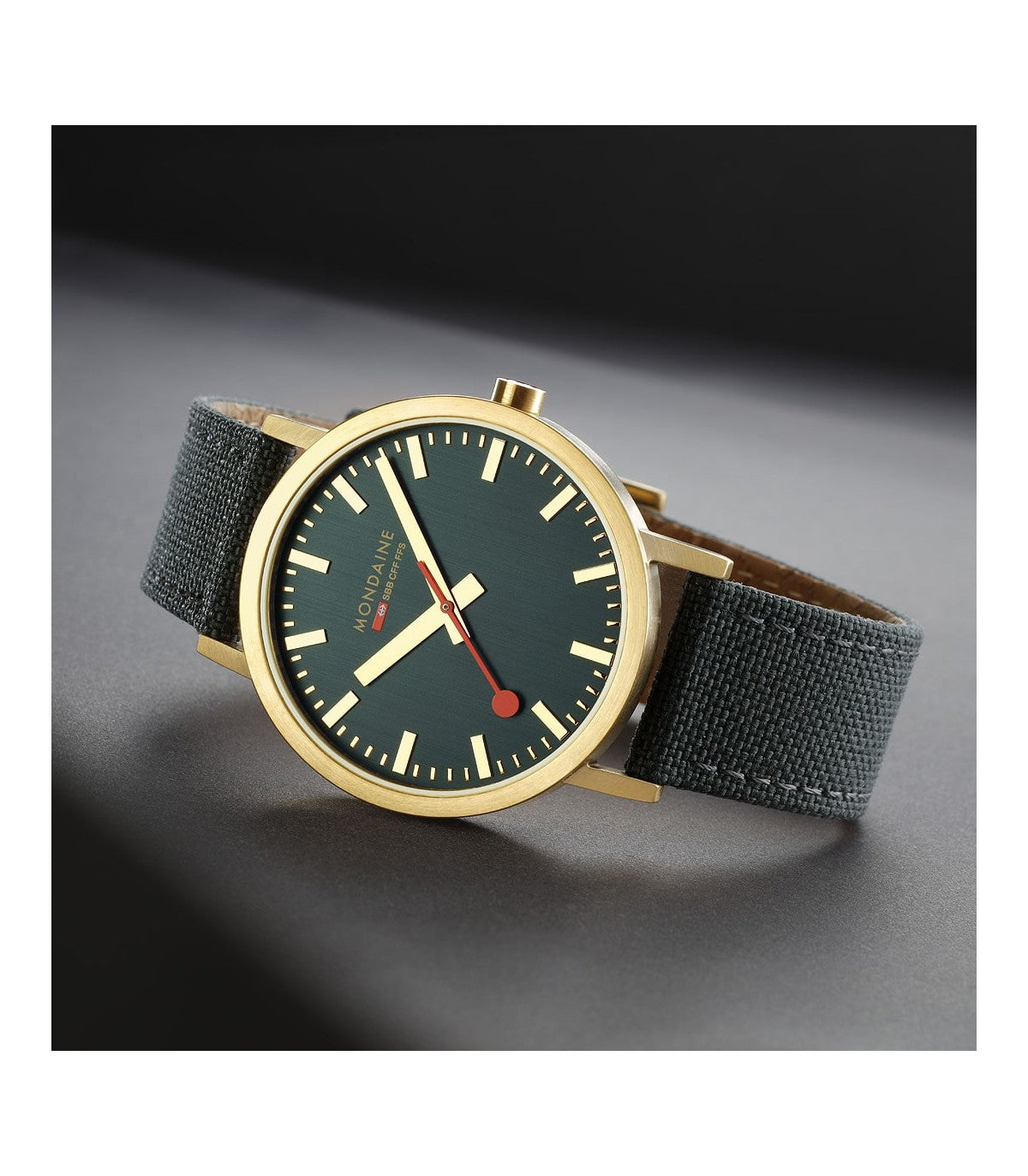 Mondaine Classic Verde